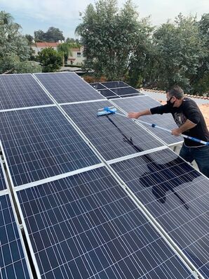 Solar Panel Cleaning in Simi Valley, CA (3)