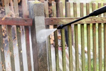 Deck & Fence Cleaning in Thousand Oaks, California