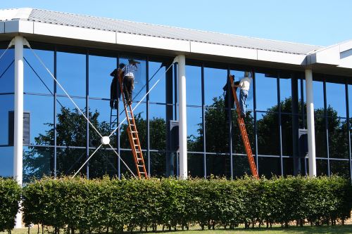 Window Cleaning in Valencia, California